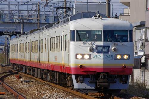 JR西日本117系(サンライナー色/岡山E-03編成)